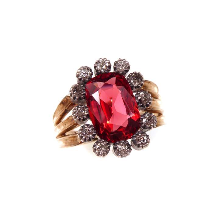 Red spinel and diamond cluster ring